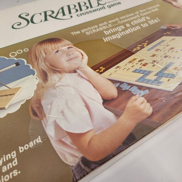 1982 Scrabble For Juniors Board Game Edition 5 Cheftain Selchow Vtg SEALED - Picture 2 of 10